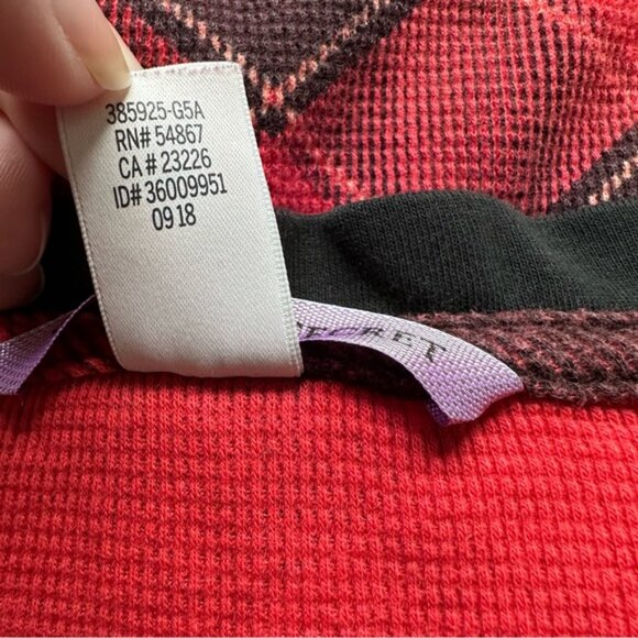 Victoria's Secret | Red and Black Long Sleeve Buffalo Check Thermal | Size Small - Picture 8 of 10